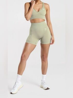 Gymshark 2PC  Seamless High-Waist Bike Shorts and tops light green Size Small